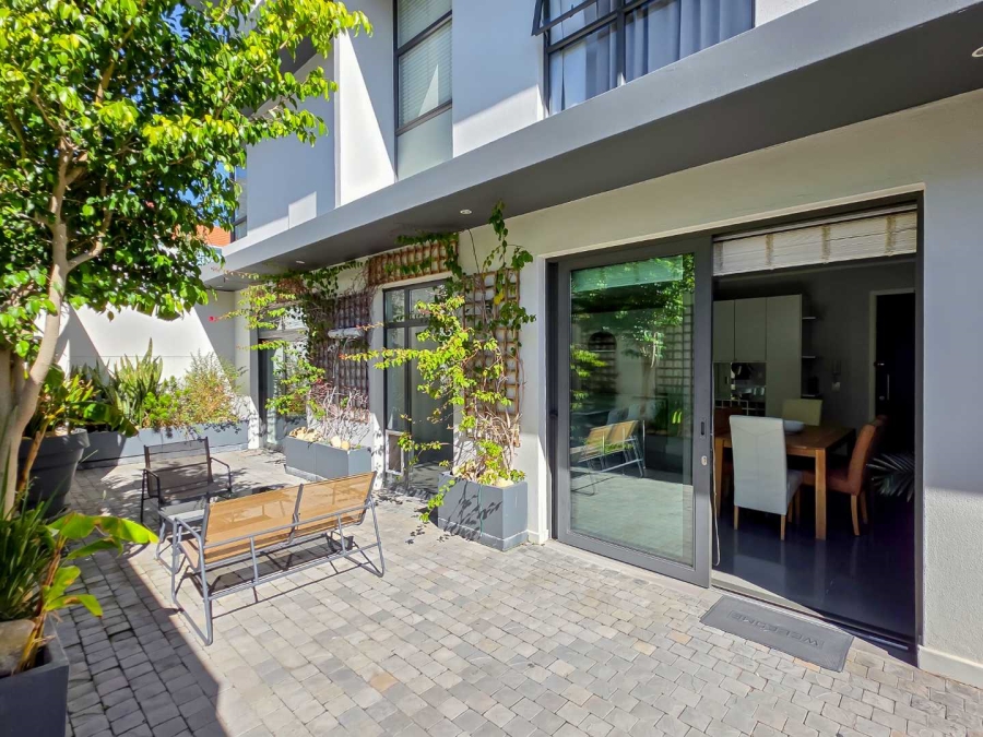 2 Bedroom Property for Sale in Green Point Western Cape